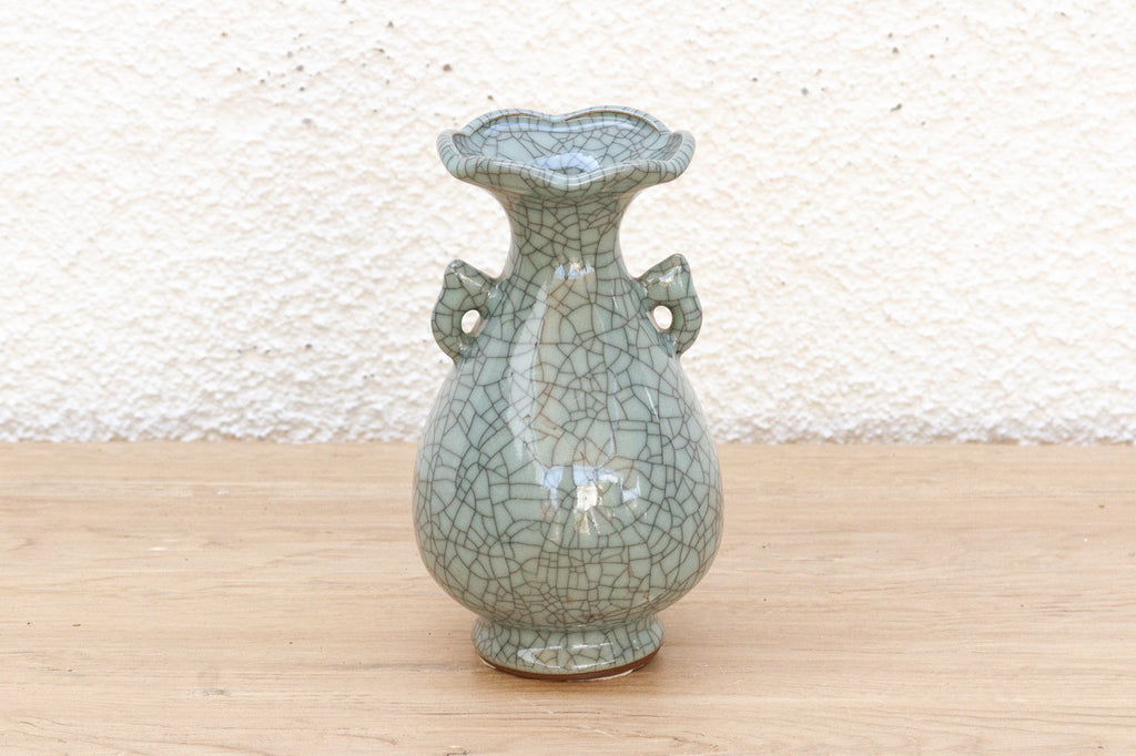 Early 20th Century Chinese Scalloped Vase