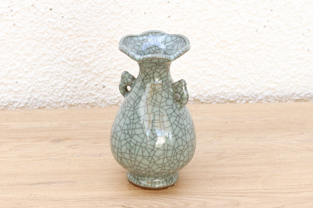Early 20th Century Chinese Scalloped Vase (Trade)