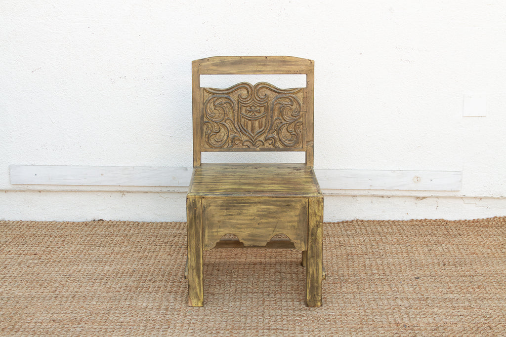 Carved Spanish Colonial Crest Chair (Trade)