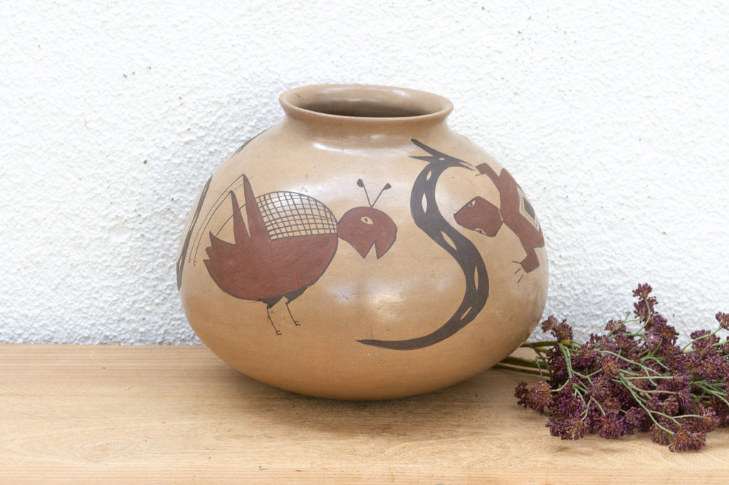Hand-Painted Mata Ortiz Chihuahuan Pot