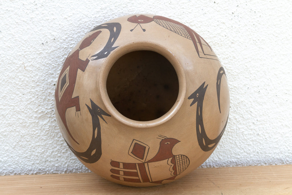 Hand-Painted Mata Ortiz Chihuahuan Pot