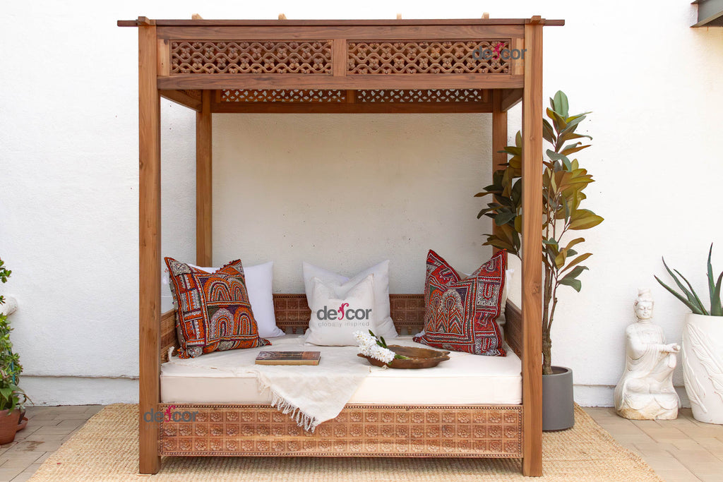Monumental Reclaimed Teak Floral Jali Canopy Daybed (Trade)