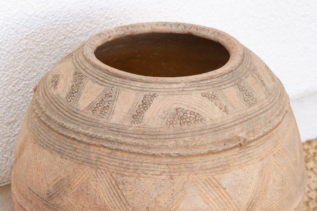 Antique Farmhouse Style Mossi Storage Pot