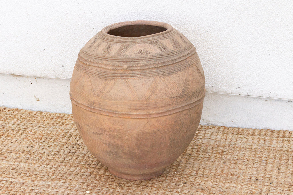 Antique Farmhouse Style Mossi Storage Pot