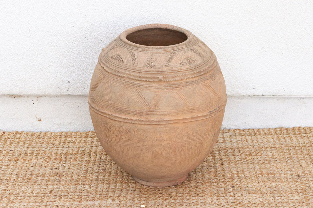 Antique Farmhouse Style Mossi Storage Pot