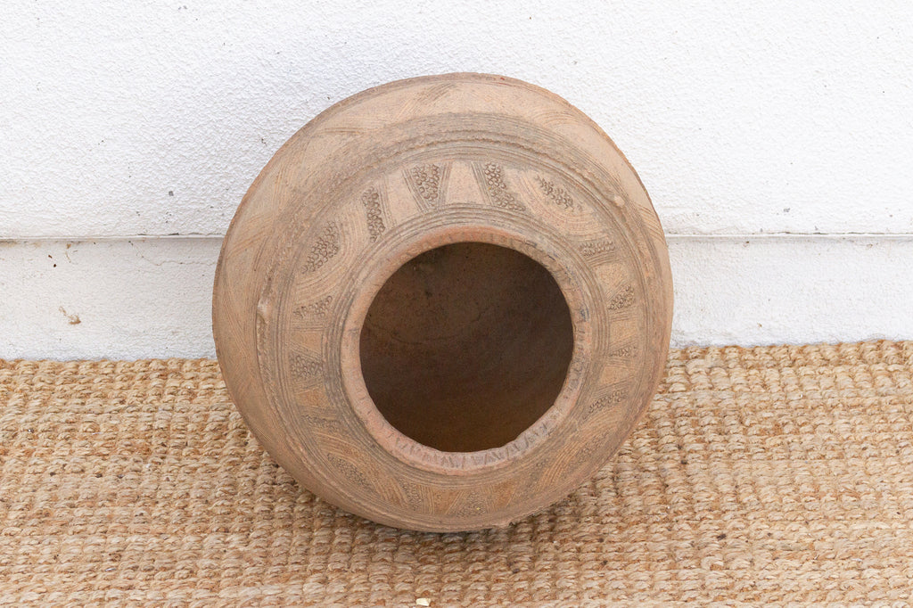 Antique Farmhouse Style Mossi Storage Pot