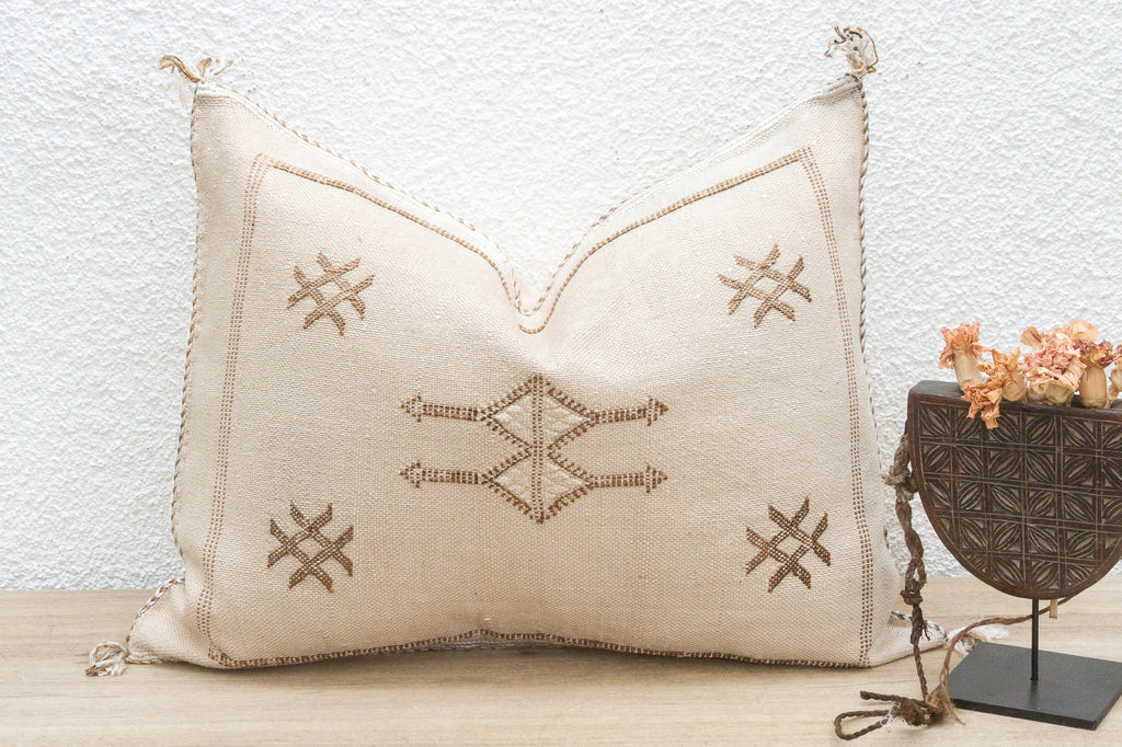 Alabaster Lace Lumbar Silk Rug Lumbar Pillow