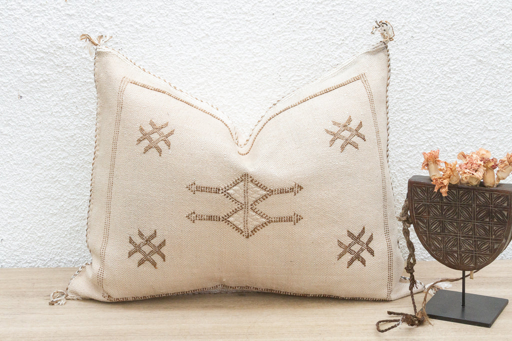 Alabaster Lace Lumbar Silk Rug Lumbar Pillow