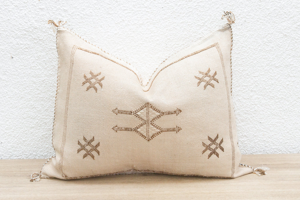 Alabaster Lace Lumbar Silk Rug Lumbar Pillow