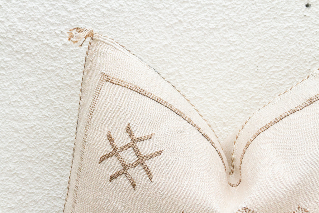 Camel Trail Lumbar Silk Rug Lumbar Pillow