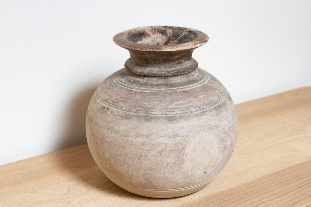 Bleached Round Water Pot-Iniya