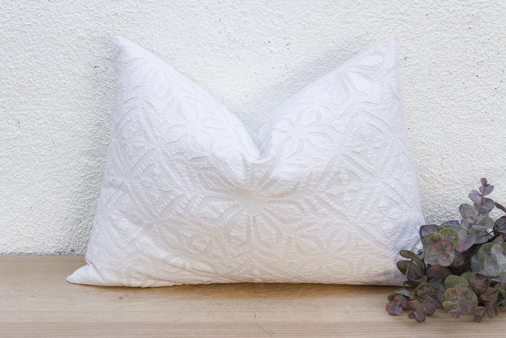 Paper Lace Lumbar Applique Pillow Cover (Trade)