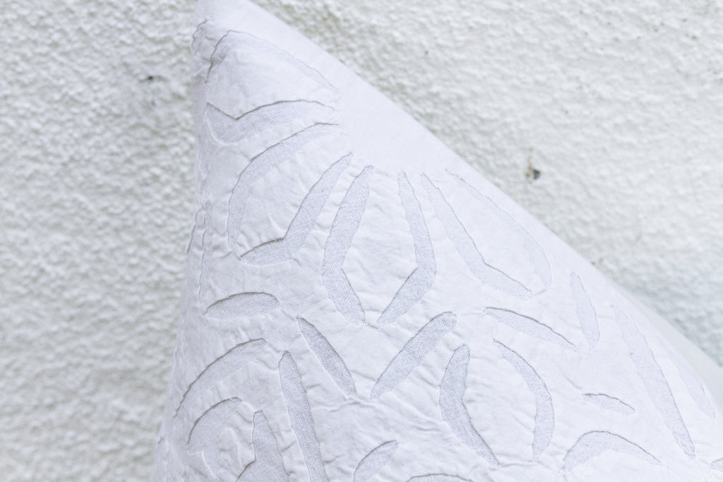 Paper Lace Lumbar Applique Pillow Cover (Trade)