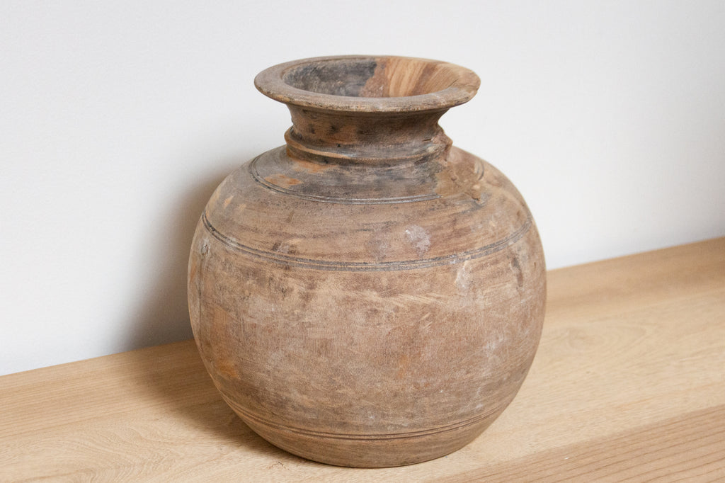 Rounded Rustic Wooden Pot-Malar