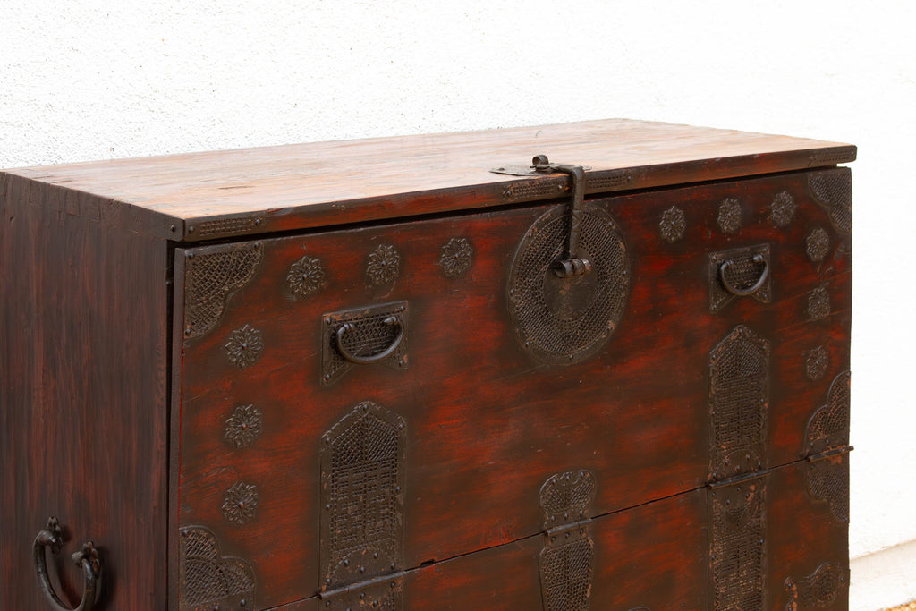 Josean Heirloom, Large Antique Bandaji Chest (Trade)