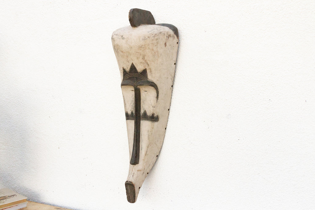 The Crowned Spirit, Large Black & White Fang Mask (Trade)