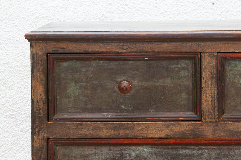 Early 20th Century Charming Chest of Drawers (Trade)