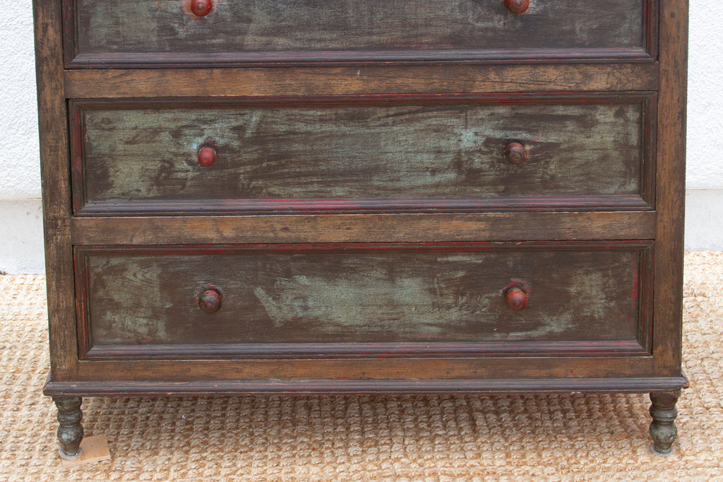 Early 20th Century Charming Chest of Drawers