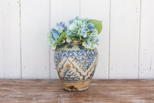 Damascus Blue and White Pottery Vase