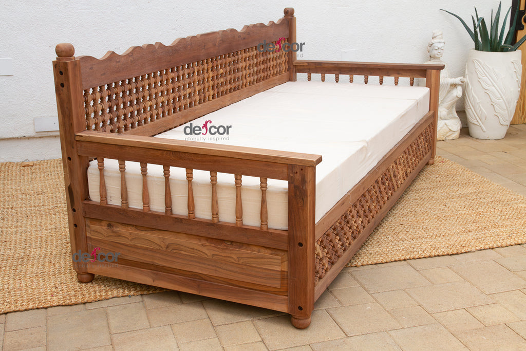 Grand Marrakesh Hand-carved Mousharabi Daybed