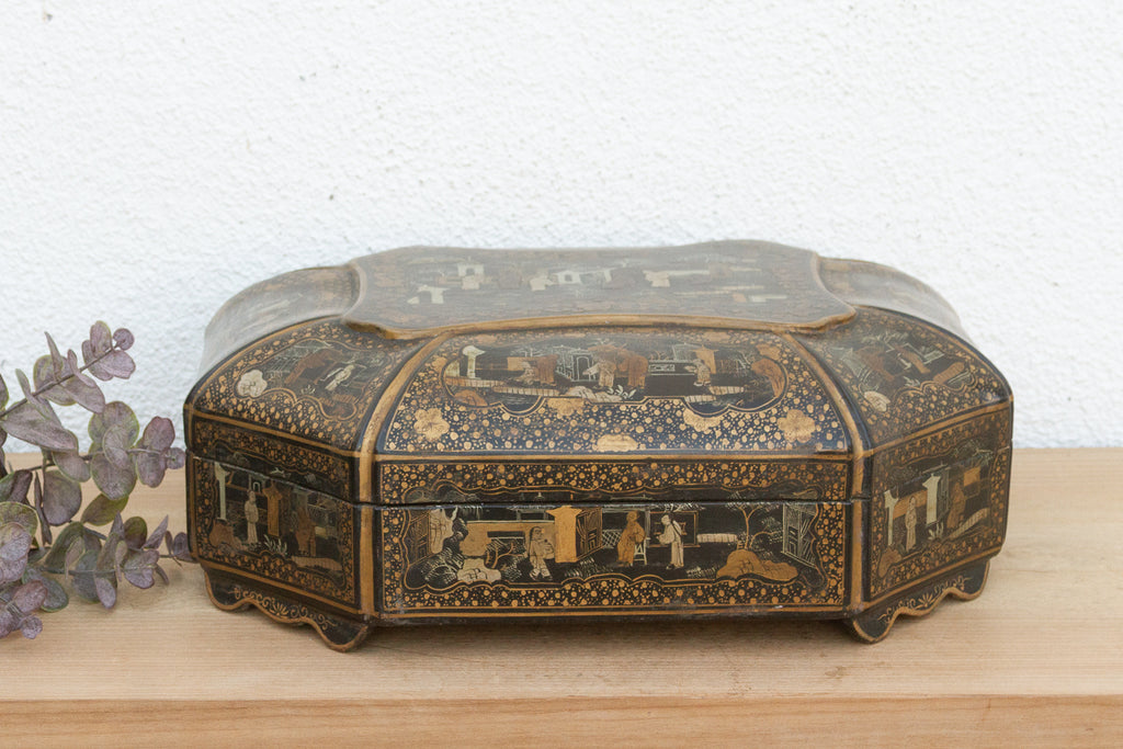 Large Vintage Black & Gold Chinoiserie Box (Trade)