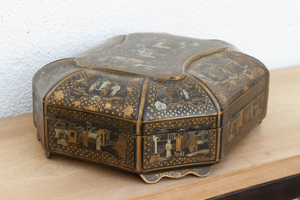 Large Vintage Black & Gold Chinoiserie Box (Trade)