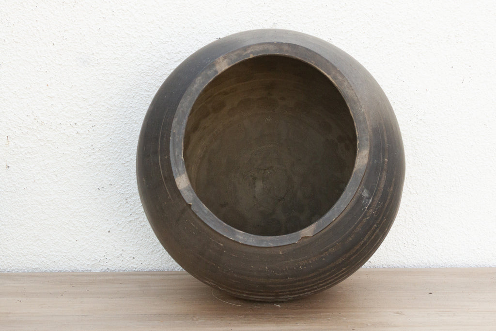 Large Vintage Timeworn Clay Vessel (Trade)
