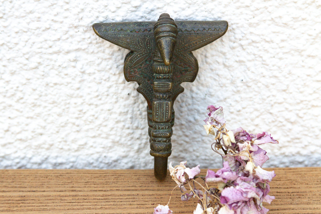 Scalloped Crest Antique Bronze Hook