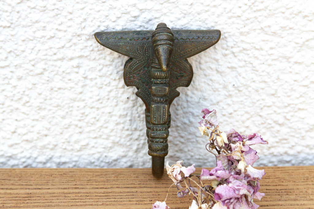 Scalloped Crest Antique Bronze Hook