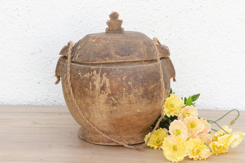 Rustic Food Bowl w/Rope Handle