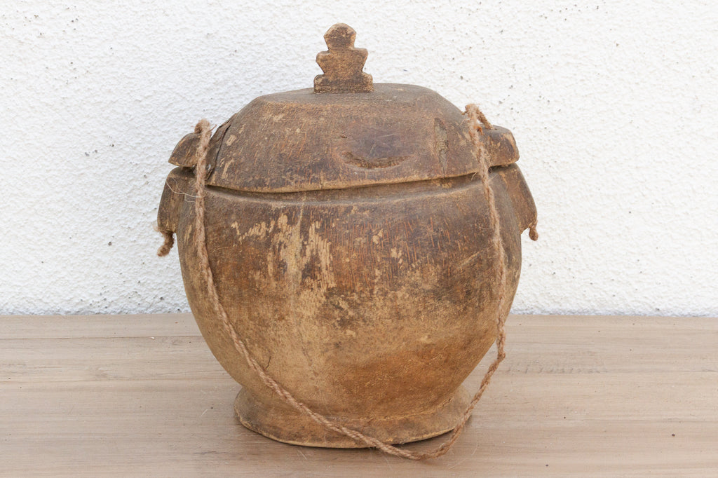 Rustic Food Bowl w/Rope Handle