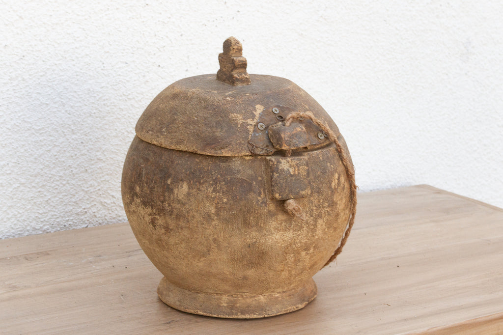 Rustic Food Bowl w/Rope Handle