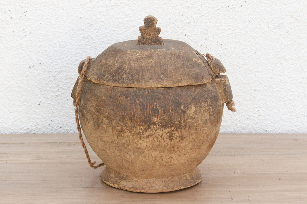 Rustic Food Bowl w/Rope Handle