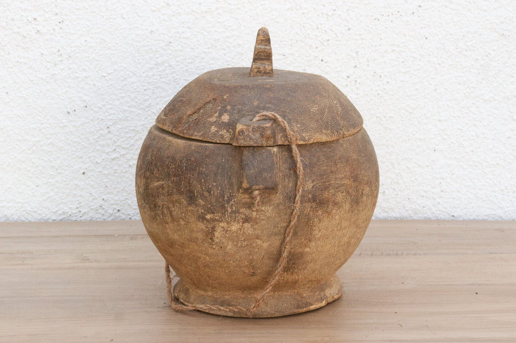 Rustic Food Bowl w/Rope Handle