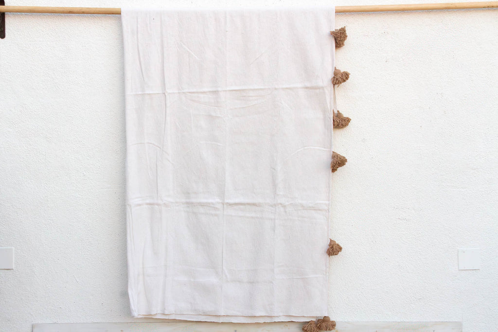White Cloud Moroccan Pom Pom Blanket (Trade)