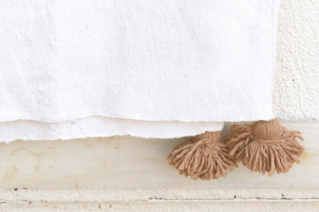 White Cloud Moroccan Pom Pom Blanket (Trade)