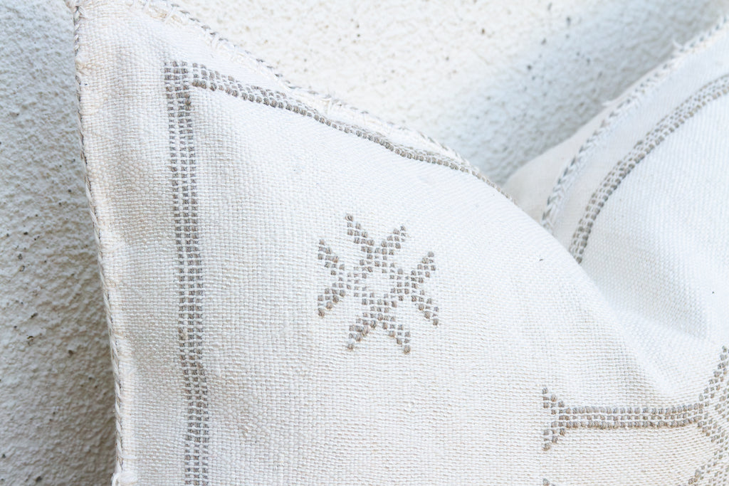 Frost Star White Lumbar Moroccan Silk Pillow (Trade)