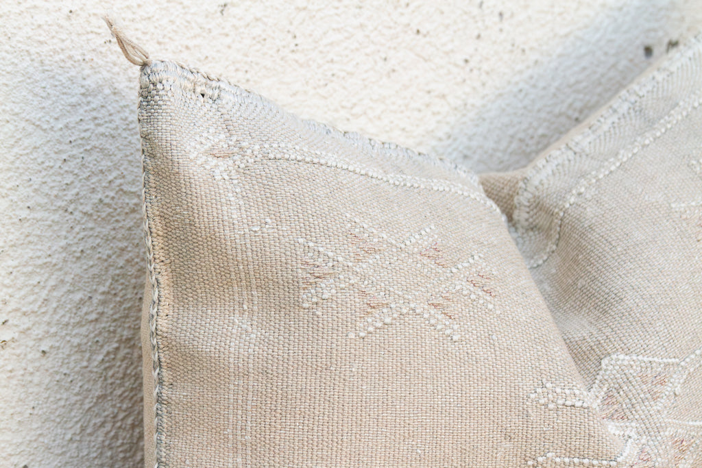 Ivory Star Cluster Lumbar Moroccan Silk Pillow (Trade)