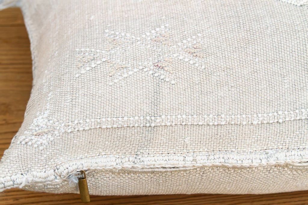 Ivory Star Cluster Lumbar Moroccan Silk Pillow (Trade)