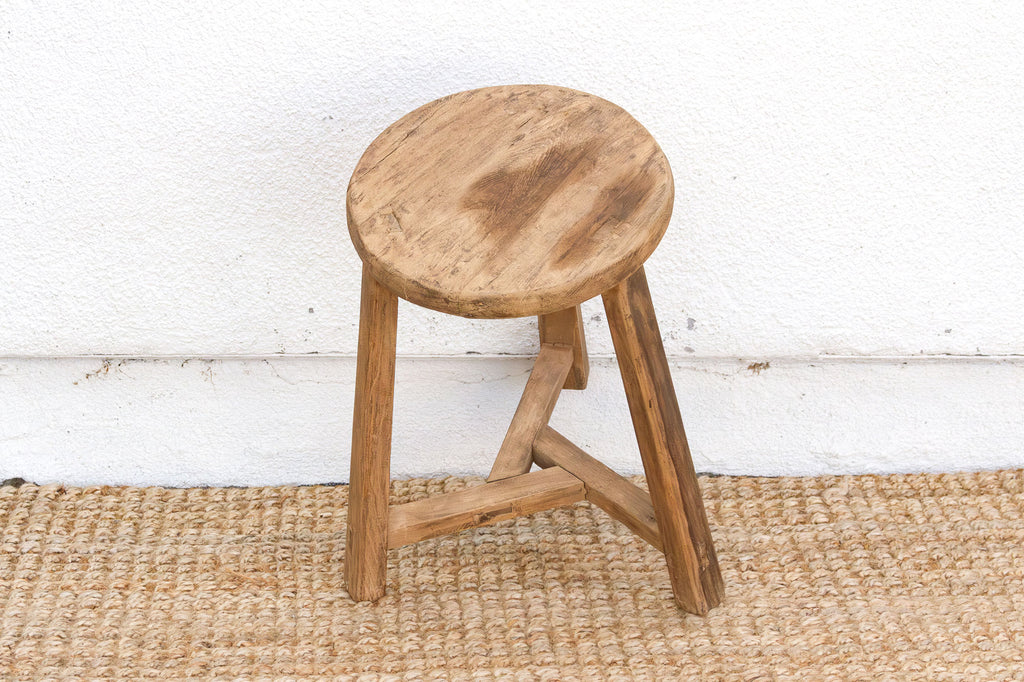 Oxidized Wood Antique Round Stool