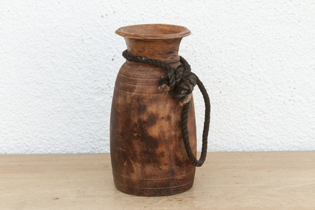 Small Farmhouse Style Vintage Pot