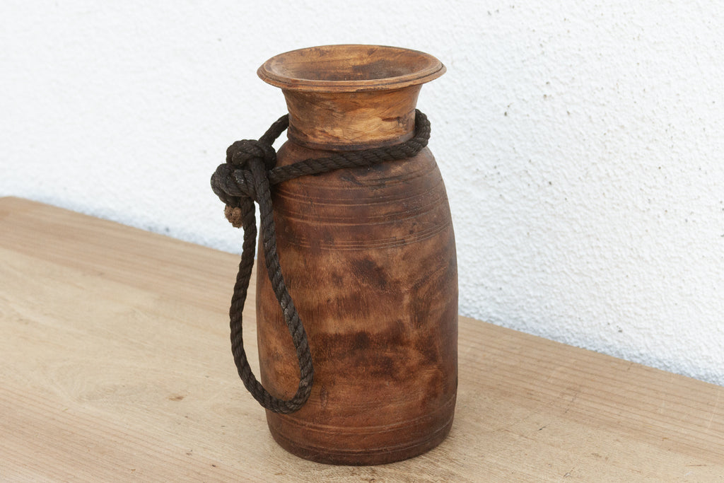 Small Farmhouse Style Vintage Pot