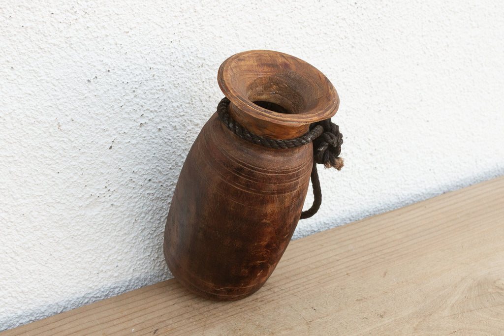 Small Farmhouse Style Vintage Pot