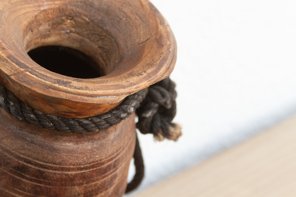 Small Farmhouse Style Vintage Pot