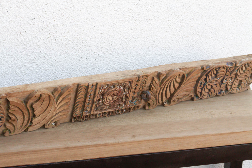Medallion & Acanthus Leaf Indian Carved Panel