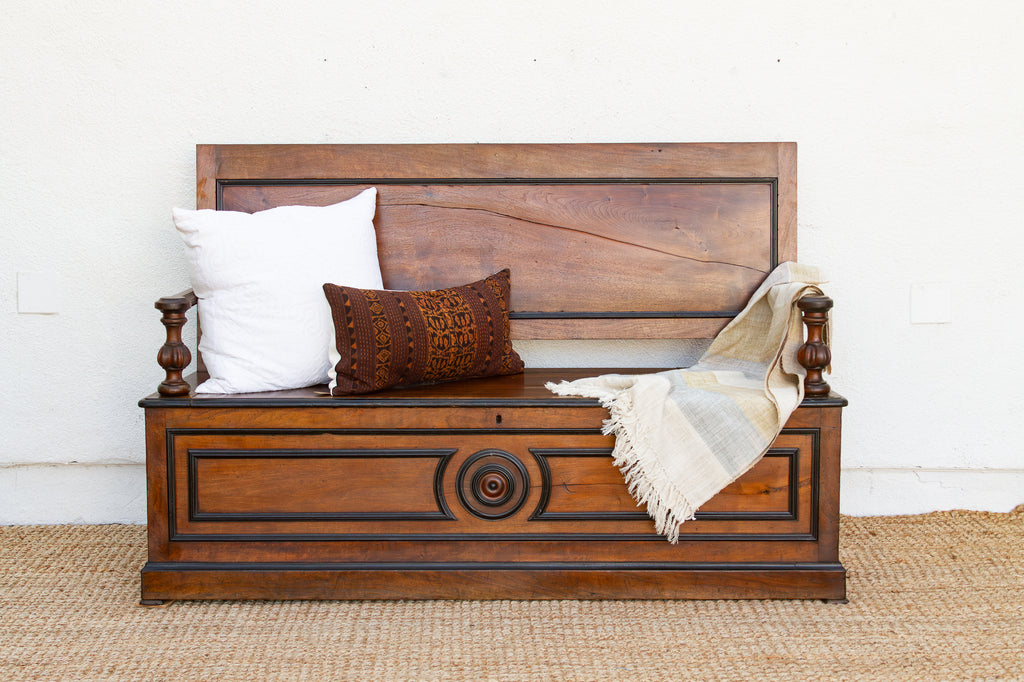 Mid 1800's Italian Walnut Heirloom Storage Bench (Trade)