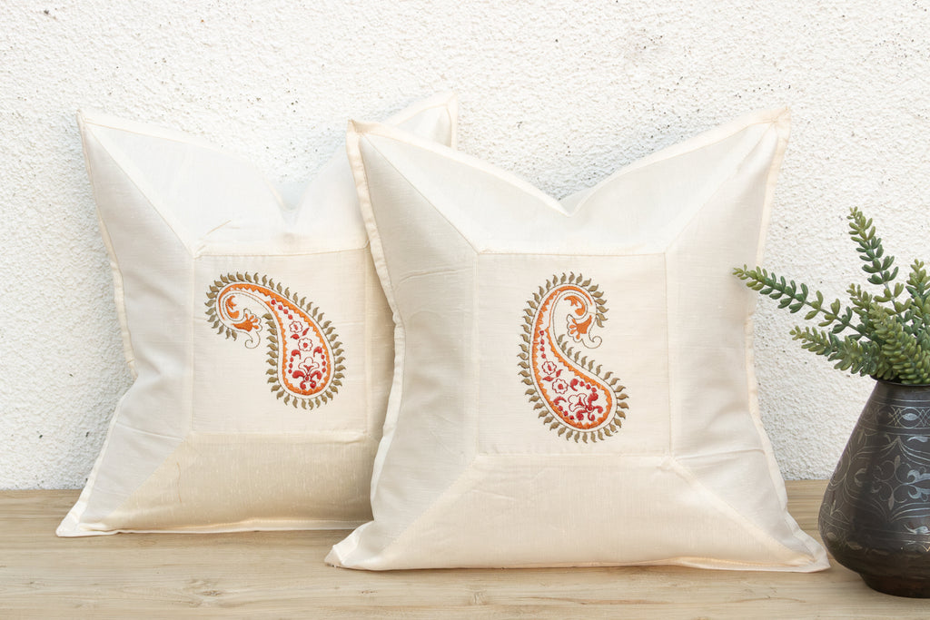 Pair of Kairi Ivory Paisley Pillow Covers (Trade)