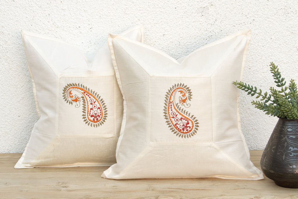 Pair of Kairi Ivory Paisley Pillow Covers (Trade)