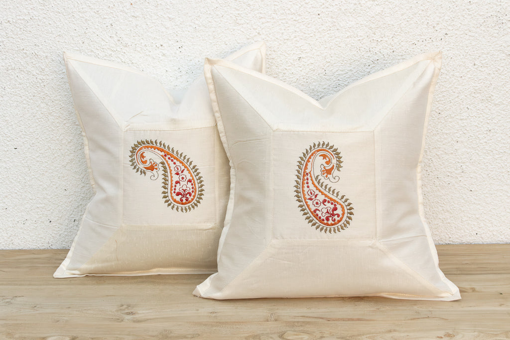 Pair of Kairi Ivory Paisley Pillow Covers (Trade)