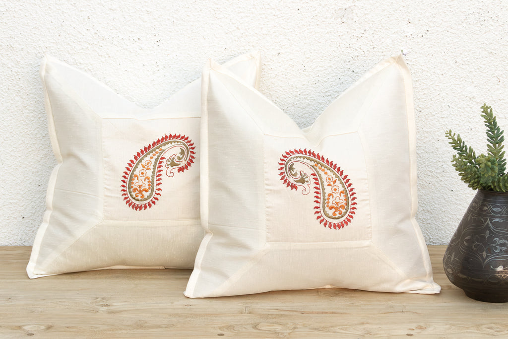 Pair of Ambi Ivory Paisley Pillow Covers (Trade)